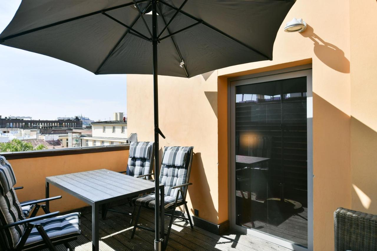 Luxury Central Penthouse With Sauna, Terrace, 250M2, 5Bdrm, 3Bthrm Praha Eksteriør bilde