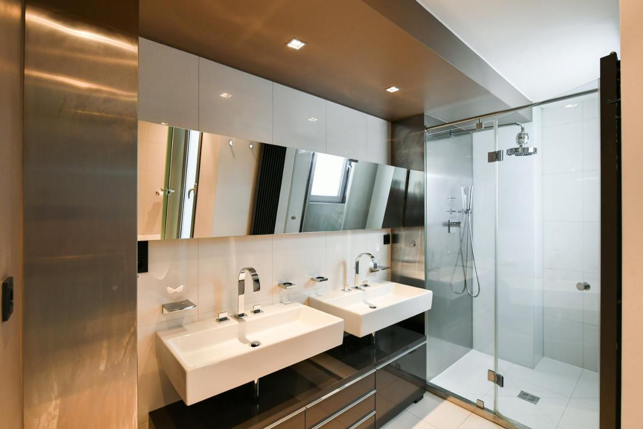 Luxury Central Penthouse With Sauna, Terrace, 250M2, 5Bdrm, 3Bthrm Praha Eksteriør bilde