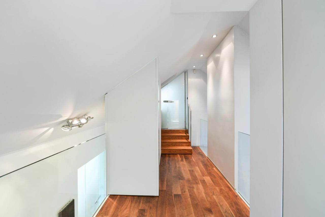 Luxury Central Penthouse With Sauna, Terrace, 250M2, 5Bdrm, 3Bthrm Praha Eksteriør bilde
