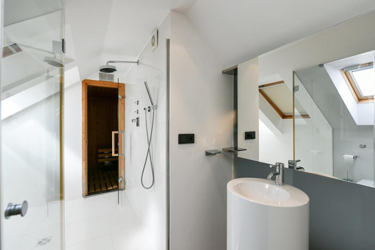 Luxury Central Penthouse With Sauna, Terrace, 250M2, 5Bdrm, 3Bthrm Praha Eksteriør bilde