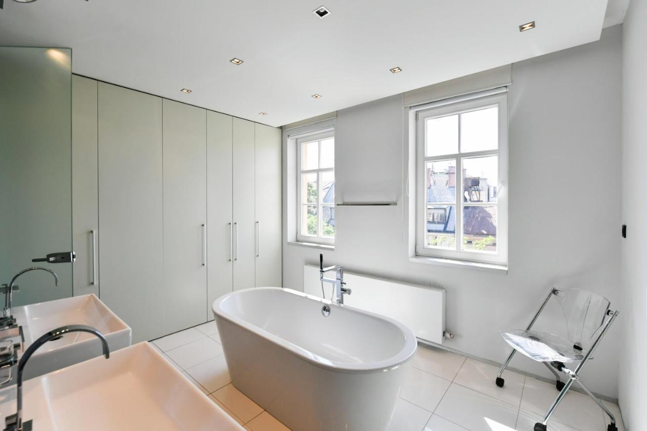 Luxury Central Penthouse With Sauna, Terrace, 250M2, 5Bdrm, 3Bthrm Praha Eksteriør bilde