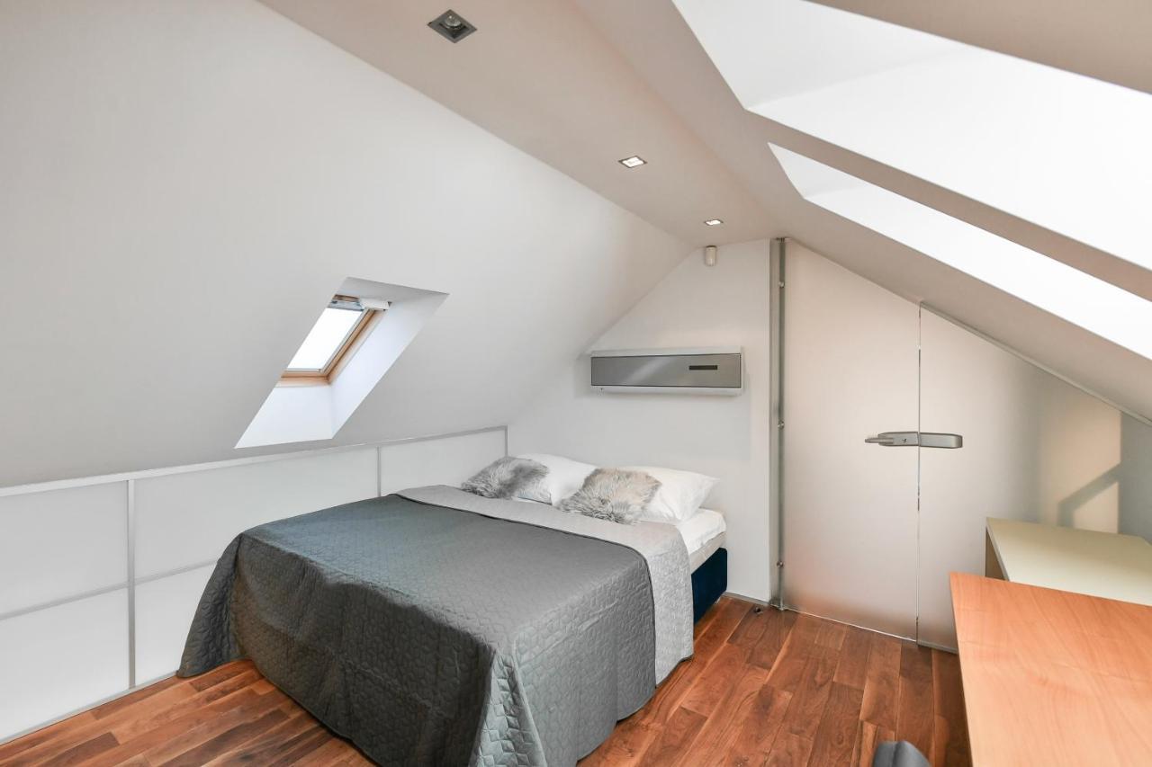 Luxury Central Penthouse With Sauna, Terrace, 250M2, 5Bdrm, 3Bthrm Praha Eksteriør bilde