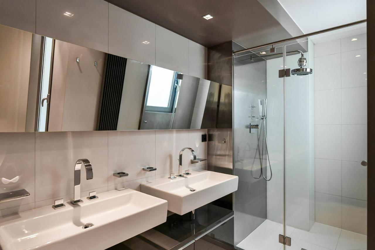 Luxury Central Penthouse With Sauna, Terrace, 250M2, 5Bdrm, 3Bthrm Praha Eksteriør bilde